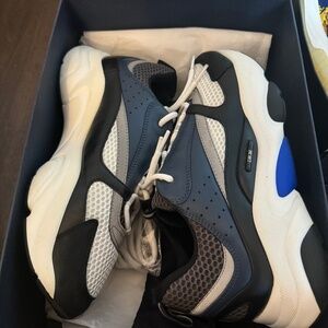 DIOR B22